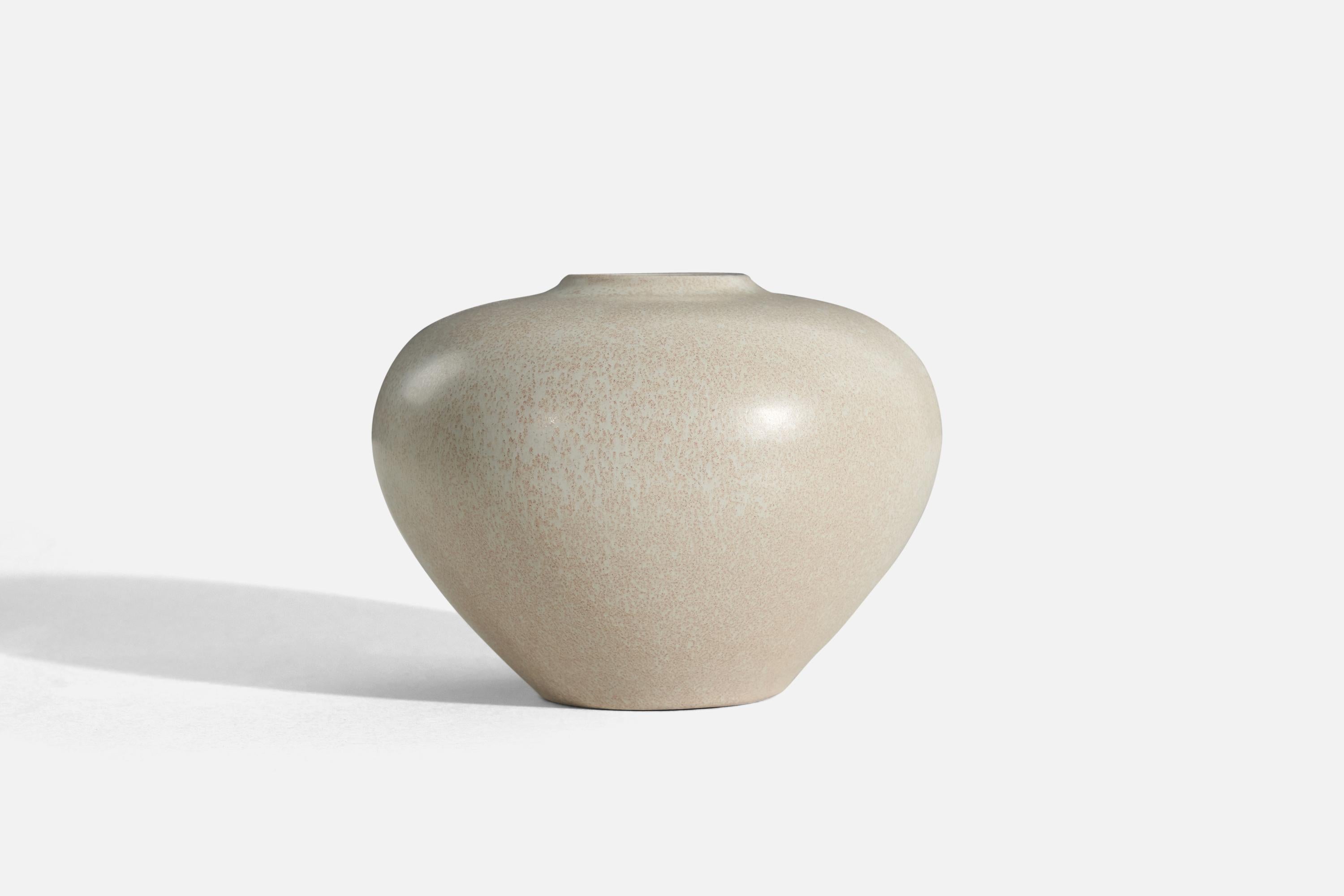 Anna-Lisa Thomson, Vase aus beige glasierter Keramik, Upsala-Ekeby, Schweden, 1940er Jahre (Schwedisch) im Angebot