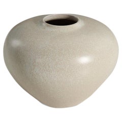 Vase Anna-Lisa Thomson, Céramique vernissée beige, Upsala-Ekeby, Suède, années 1940