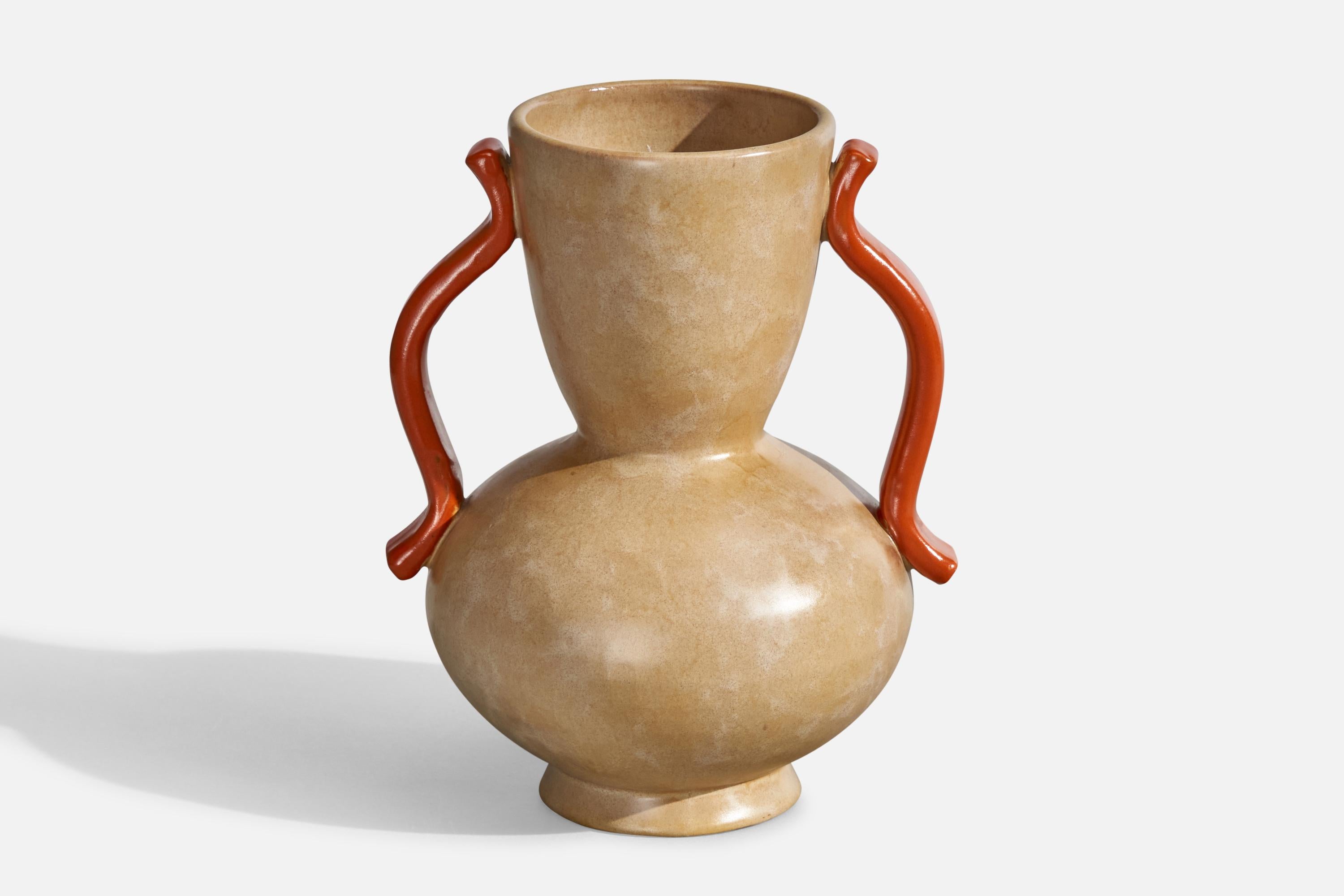 Vaso in terracotta smaltata bianca e arancione disegnato da Anna-Lisa Thomson e prodotto da Upsala Ekeby, Svezia, anni '30.
