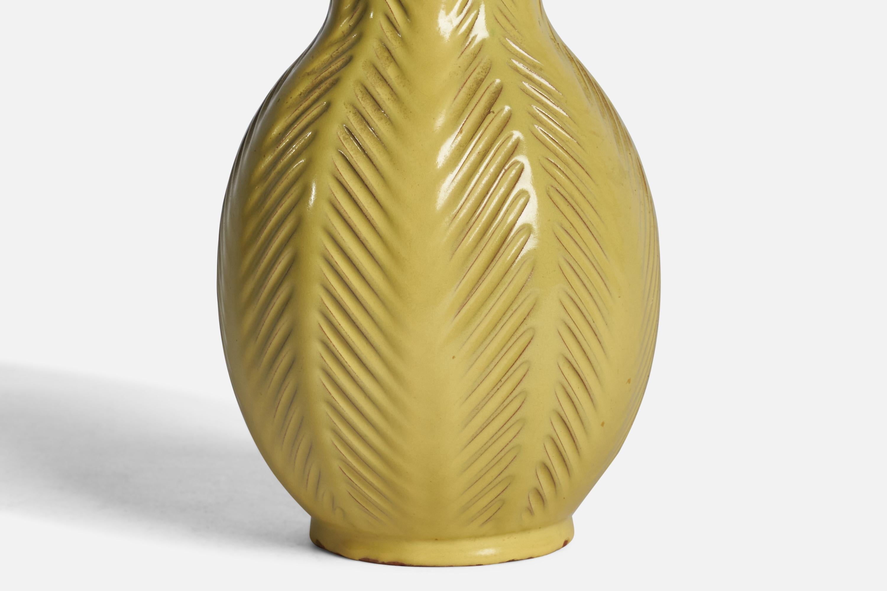 Anna-Lisa Thomson, Vase, Earthenware, Sweden, 1930s In Good Condition For Sale In High Point, NC