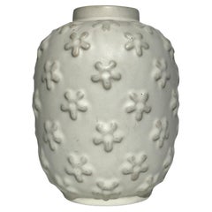 Anna Lisa Thomson Vase Ekeby Schweden Blumenrelief Weiße Glasur15, Anna Lisa Thomson  1930s