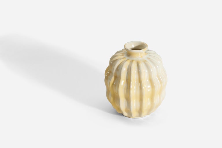 Organic Modern Anna-Lisa Thomson, Vase, Glazed Ceramic, Upsala-Ekeby Sweden 1940s For Sale