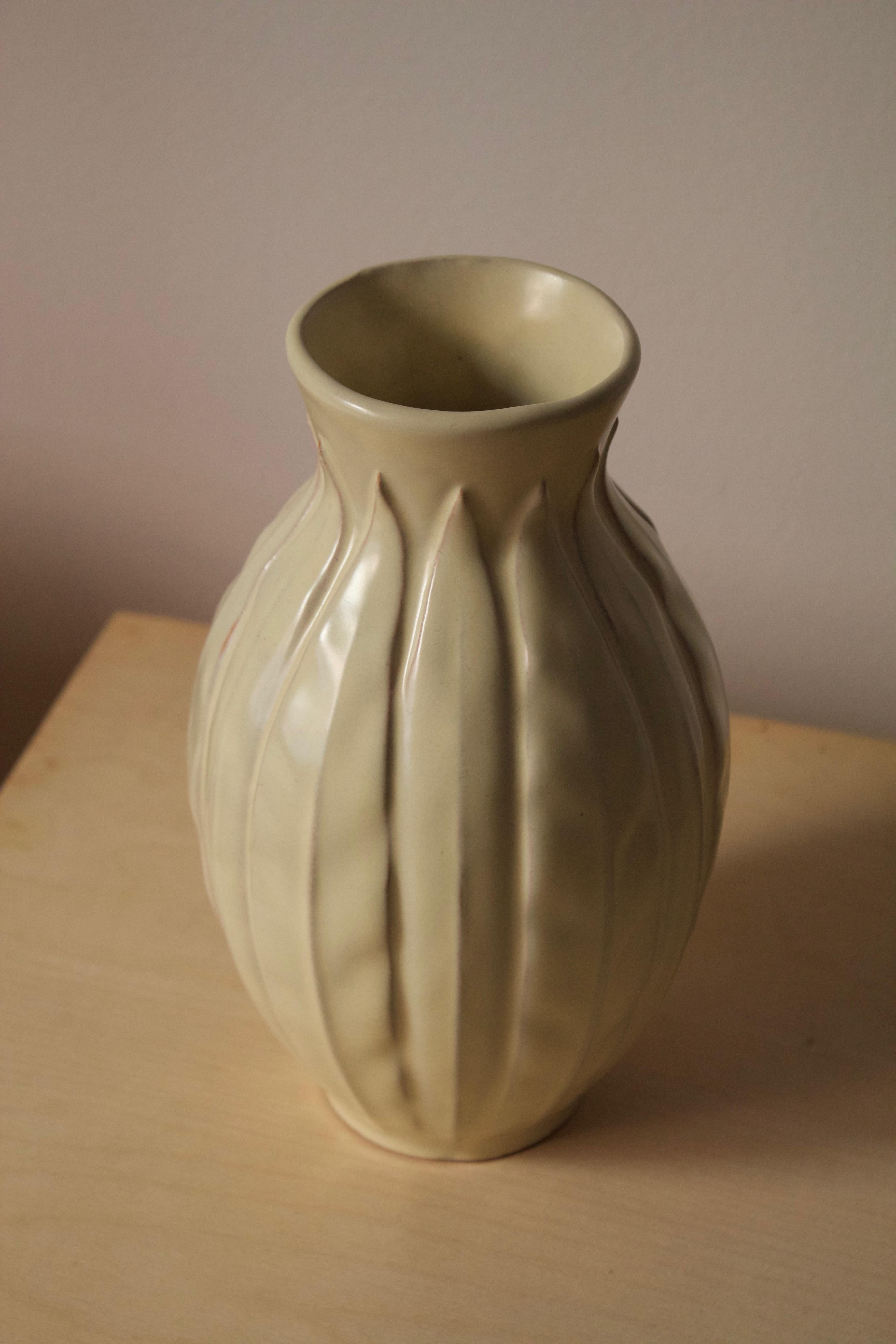 Scandinavian Modern Anna-Lisa Thomson, Vase, Glazed Stoneware, Upsala-Ekeby Sweden, 1940s