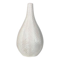 Vase Upsala Ekeby en céramique à motif en relief, Anna Lisa Thomson, Suède, 1937