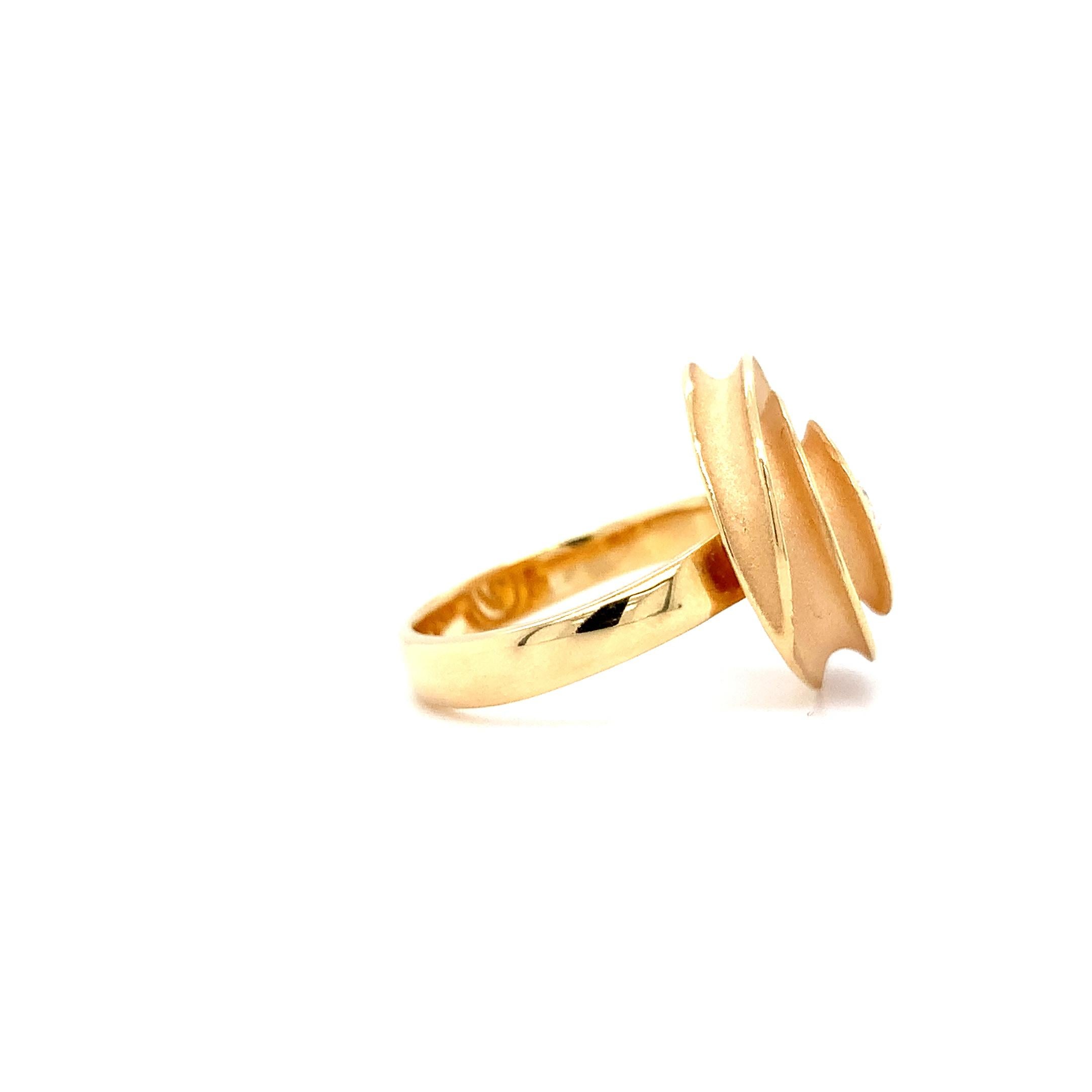 Anna Maria Cammilli Dune Kollektion Florence Diamant-Cockctailring 18k Gold im Zustand „Hervorragend“ im Angebot in London, GB