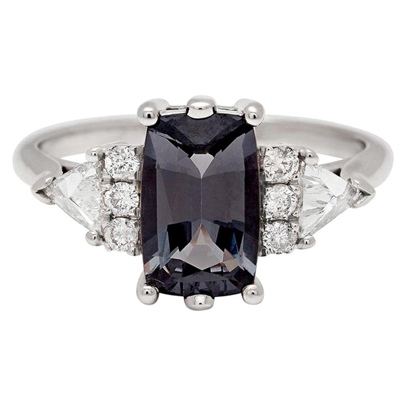 Anna Sheffield 14 Karat Gold, Grey Spinel and White Diamond Stardust Bea Ring For Sale