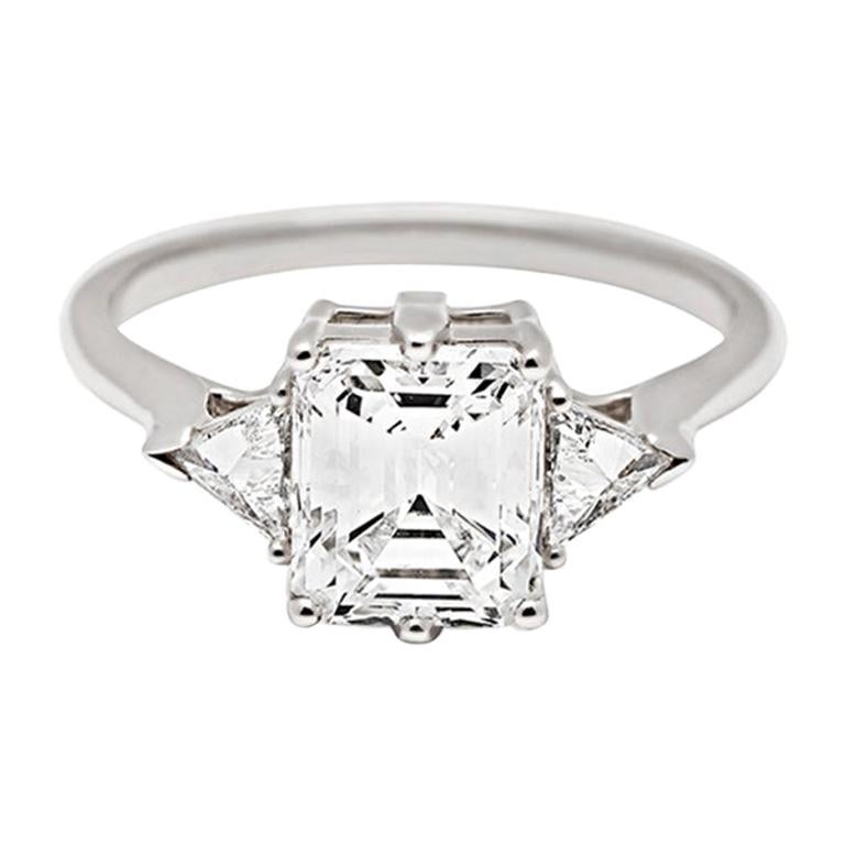 Anna Sheffield 1.80 F/VS1 Carat White Diamond Bea Three-Stone Ring For Sale