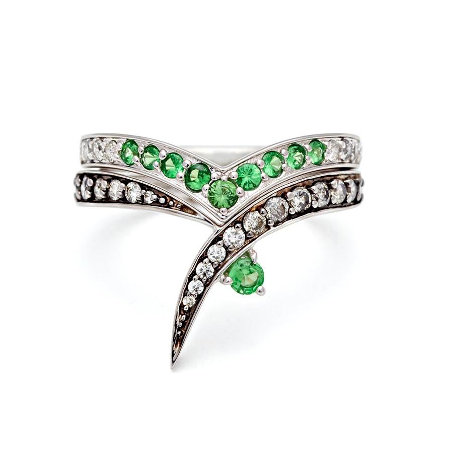 Anna Sheffield Tsavorite Orbit Ombre Band In New Condition For Sale In New York, NY