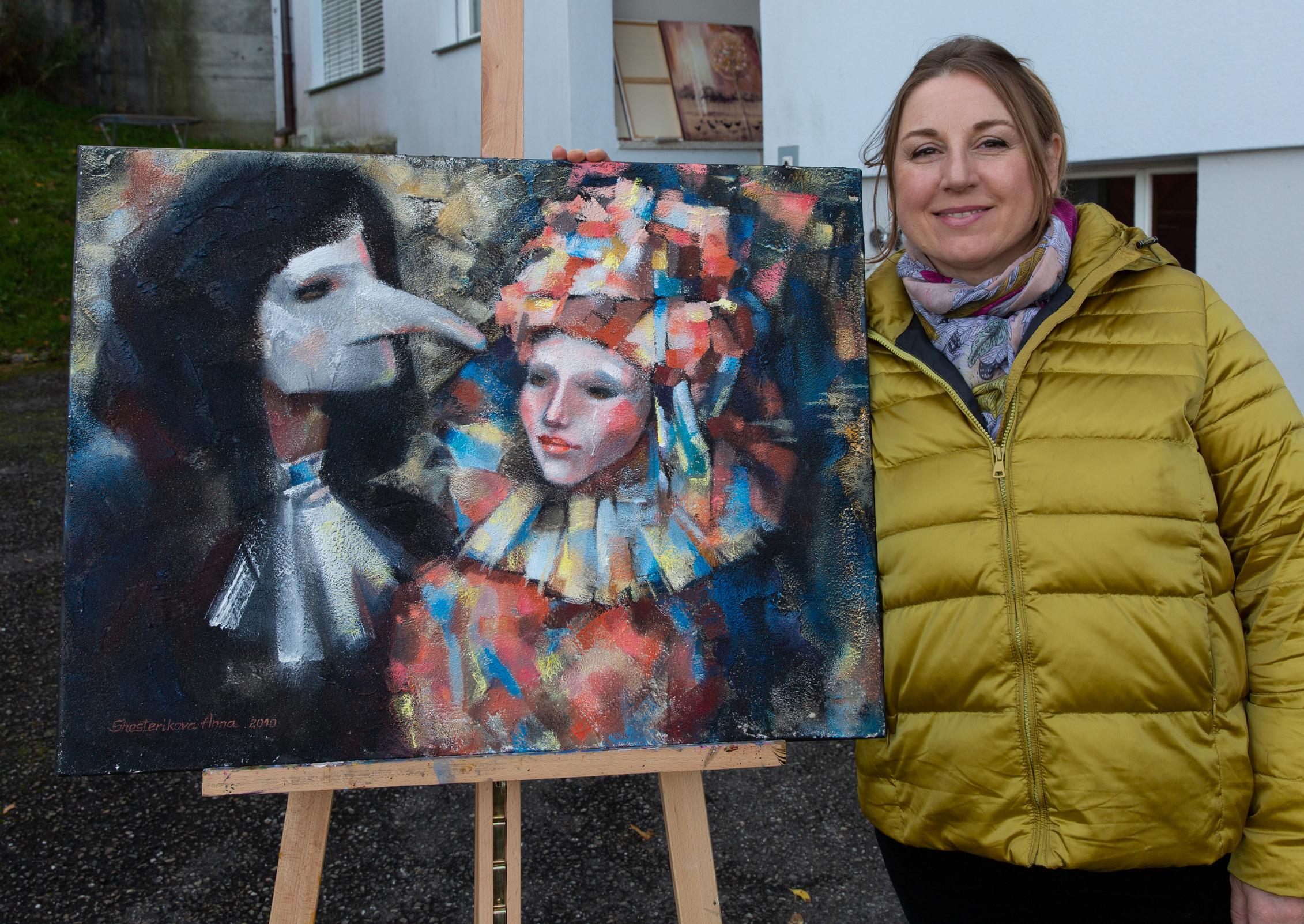 Un secret de deux. Portrait figuratif, Venise, carnaval, masque, horizontal - Painting de Anna Shesterikova