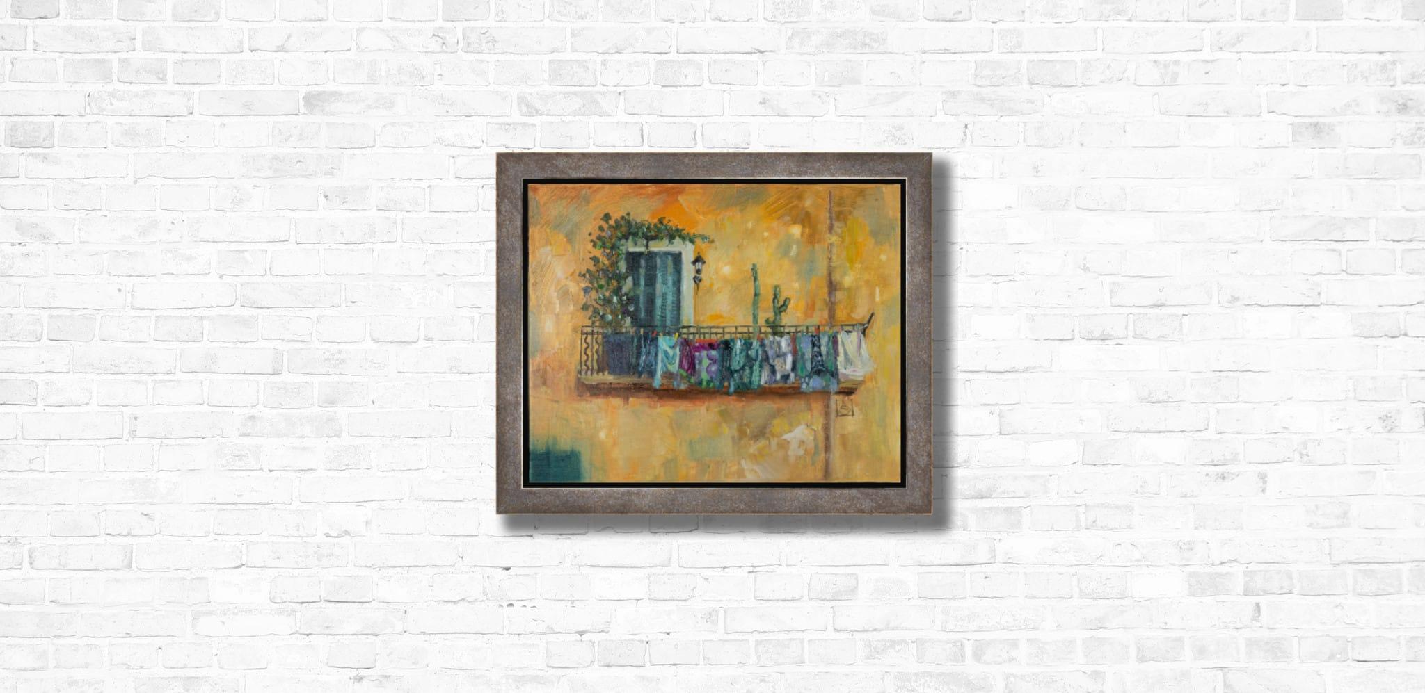 Cette œuvre intime transmet le charme de la vieille ville italienne de Vintimille, située sur la côte de la Ligurie, où l'artiste a passé ses vacances et peint durant l'été 2025. L'accent est mis sur un balcon typique du sud, baigné par la lumière