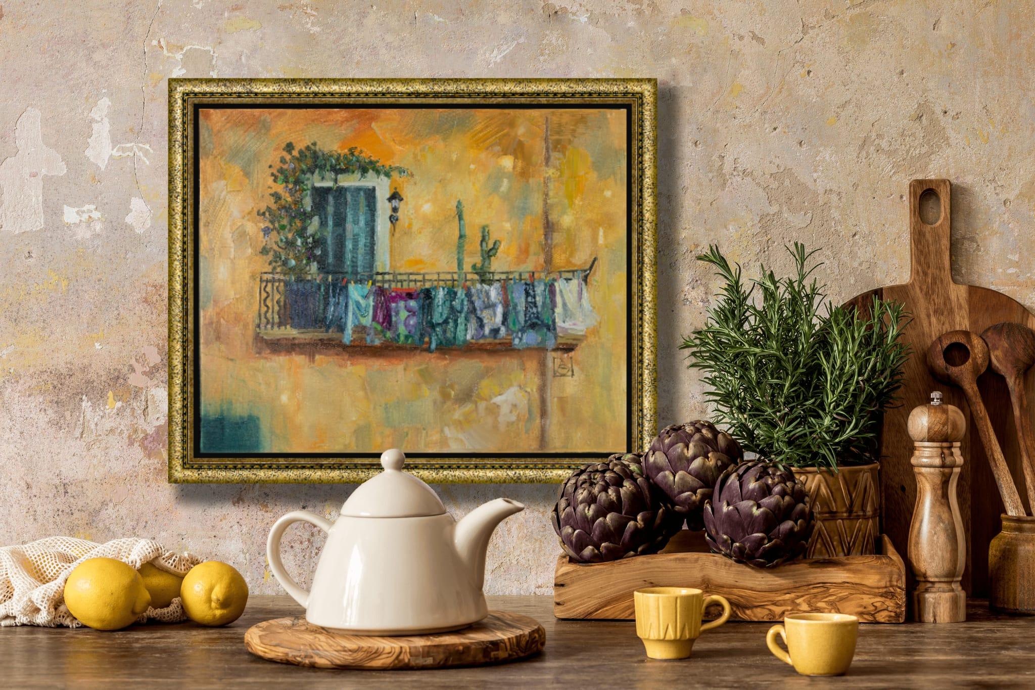 Balcon dans la vieille ville de Vintimille. Italie, jaune, bleu, balcon, mer, été en vente 2