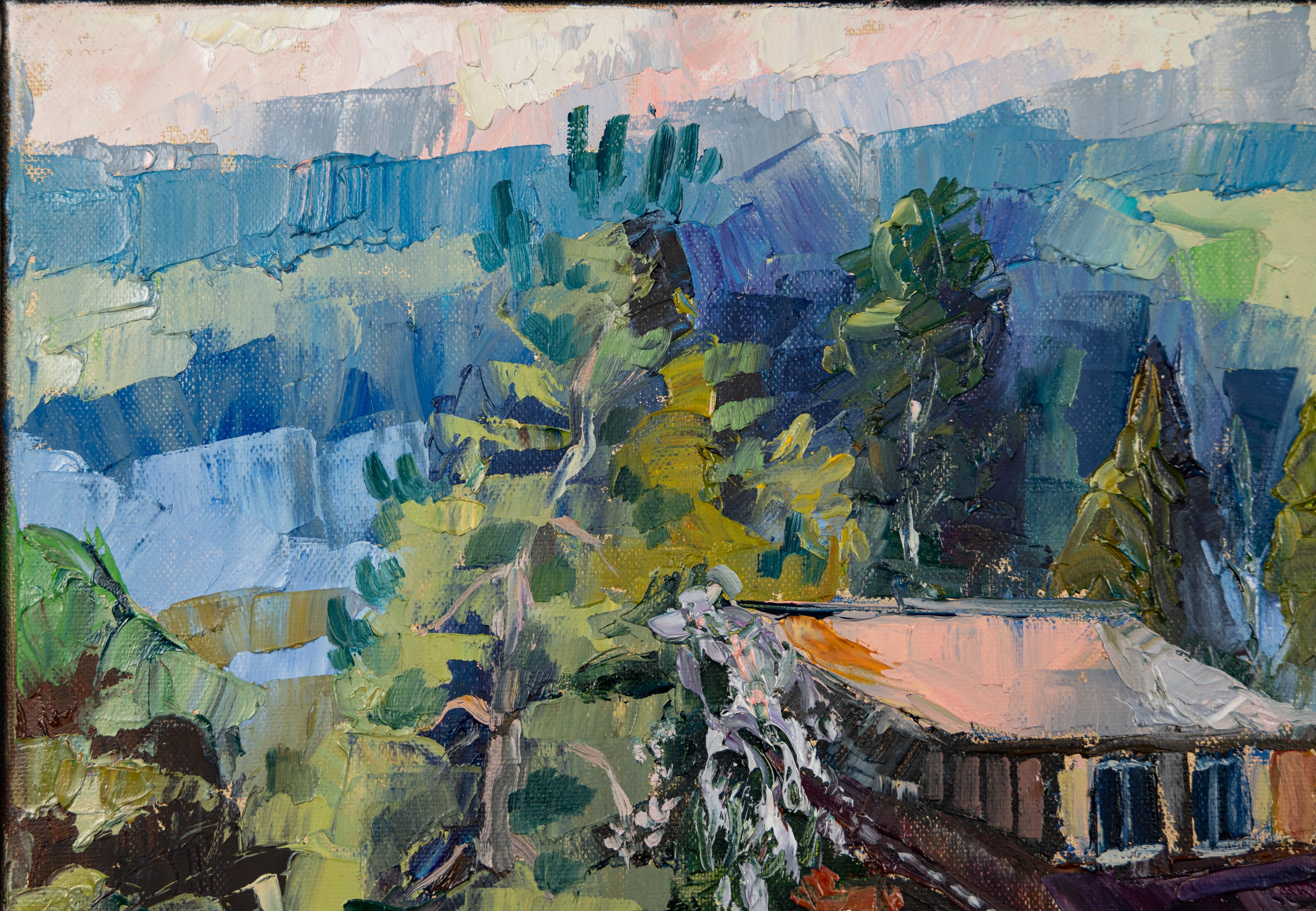 La casa con il tetto rosa. Paesaggio ad olio, foresta, montagne, casa. in vendita 1