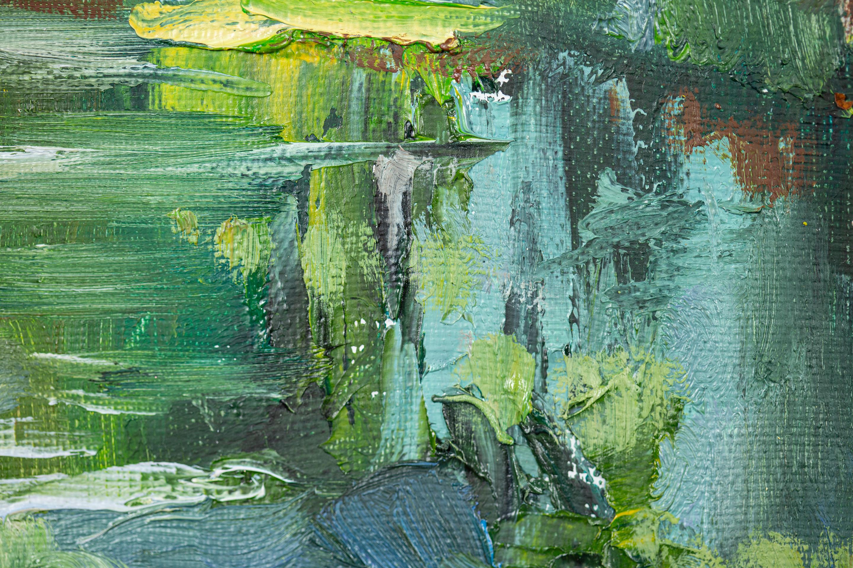 Pino en la orilla del río. Pequeño paisaje horizontal, Suiza - Landscape Painting Gris de Anna Shesterikova