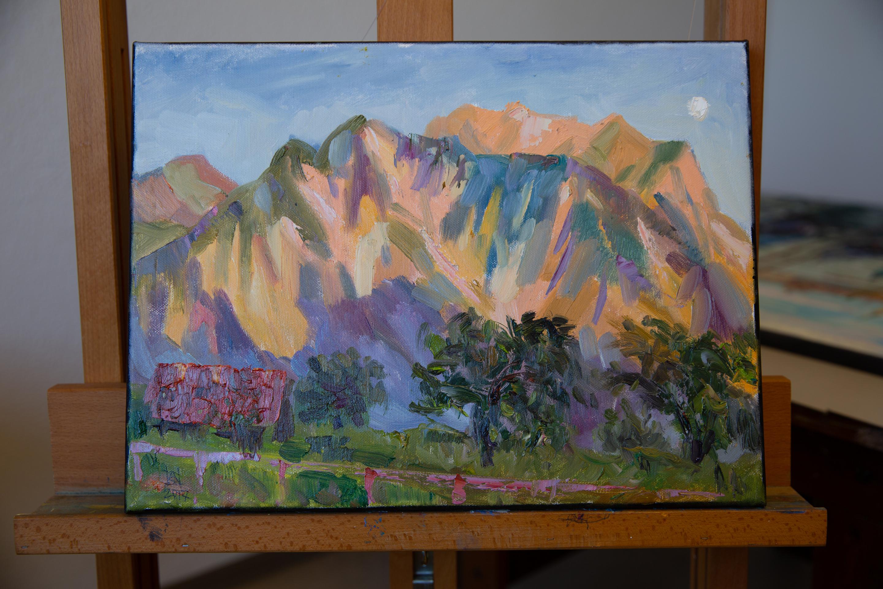 Drei Schwestern Mountain In The Evening – Painting von Anna Shesterikova