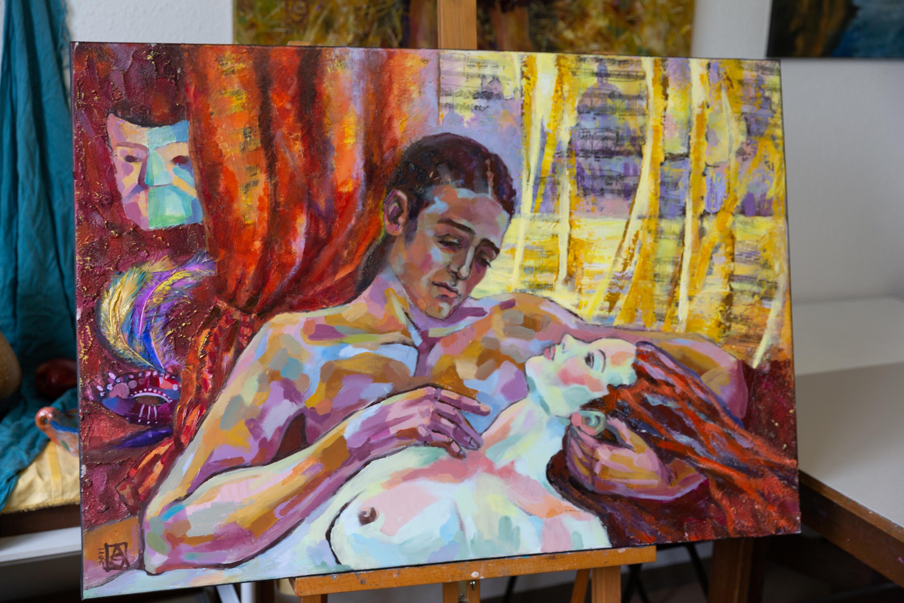 L'immagine racconta la storia romantica di due innamorati che si innamorano durante il carnevale. Sullo sfondo si vede la città in cui è avvenuto il fatto.

