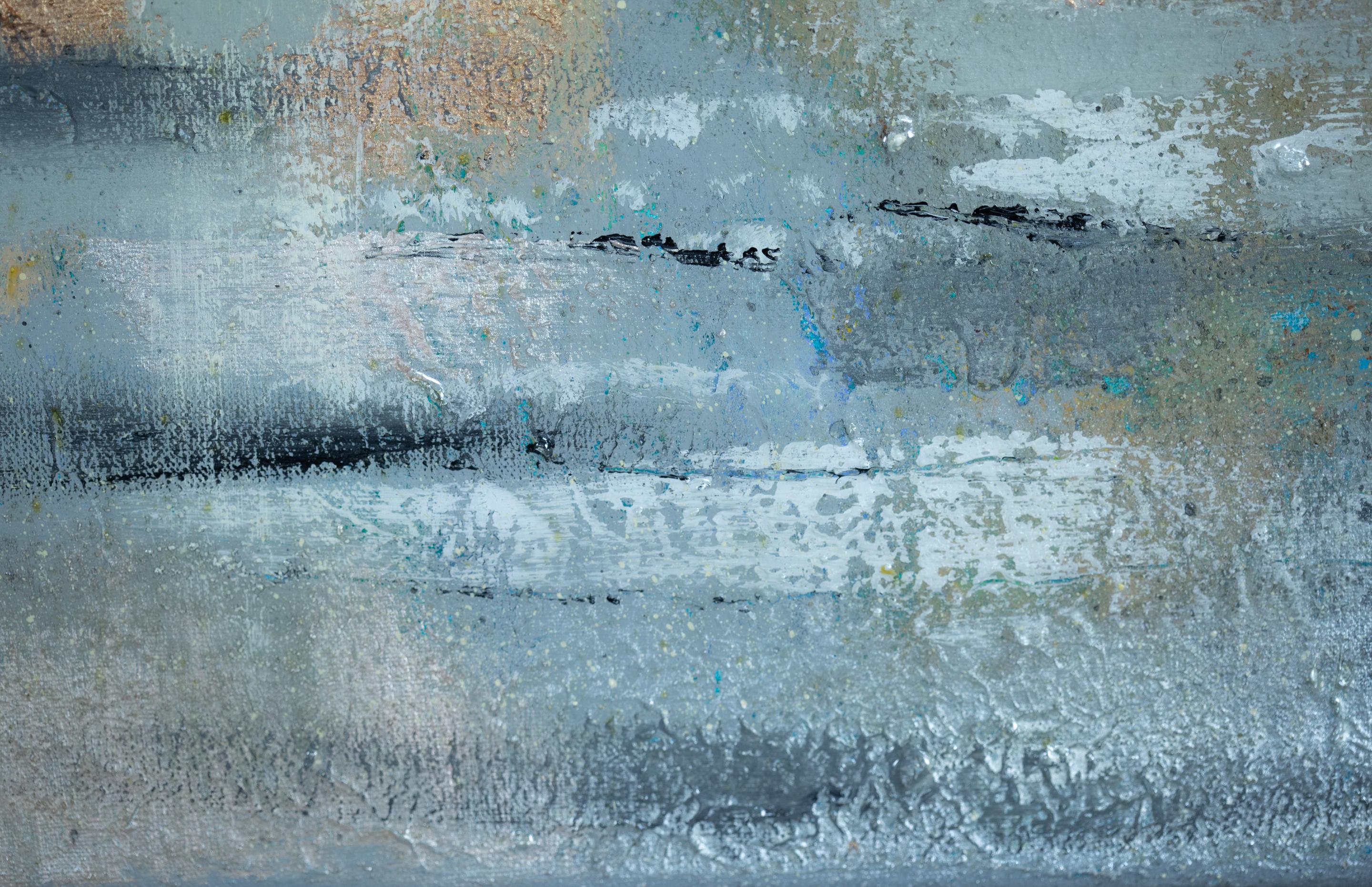 Le spectateur voit une œuvre dans laquelle le langage abstrait de la peinture acquiert une puissance poétique. L'œuvre est réalisée à l'aide de la technique mixte : la translucidité de la résine époxy, superposée aux couches picturales d'acrylique,
