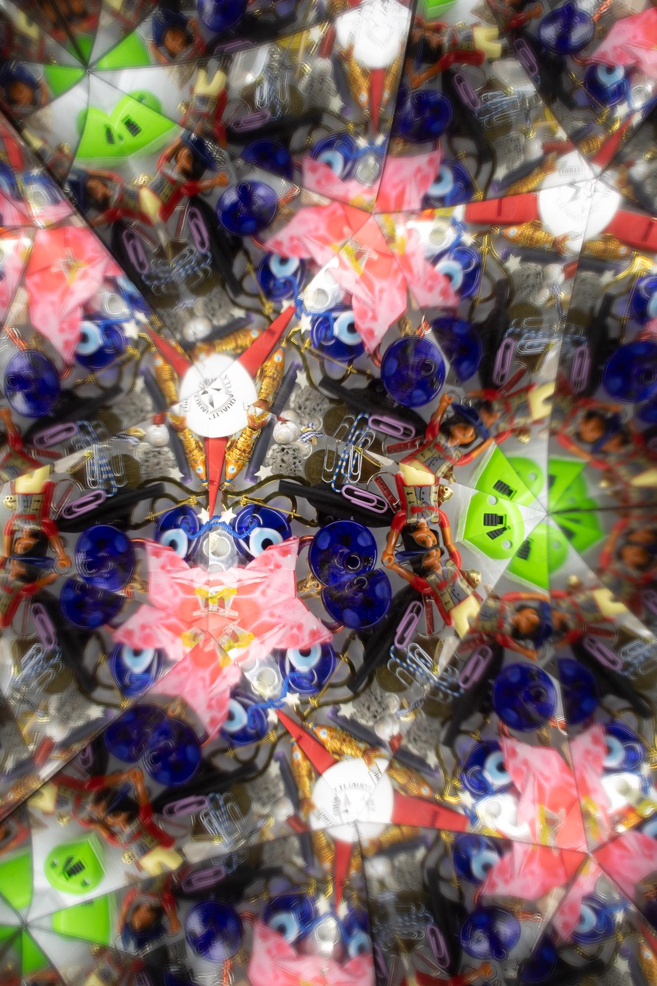 Anna Tas Abstract Photograph - "In Praise of Entropy (Untitled #6)", Lenticular transition, Kaleidoscope