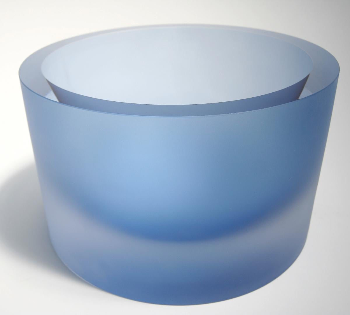 Anna Torfs Valenta Glass Bowl in Water Blue In New Condition For Sale In Los Angeles, CA