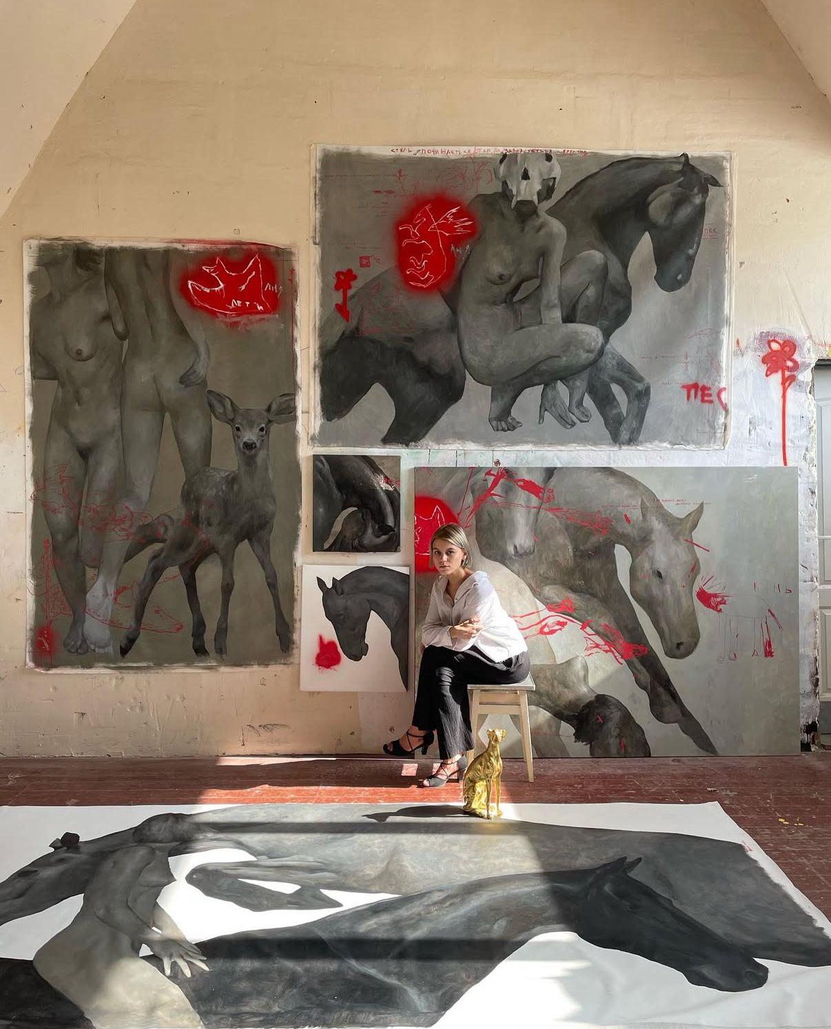 Gran cuadro figurativo al óleo con desnudo Anna Veriki Paisaje oscuro surrealista en venta 6