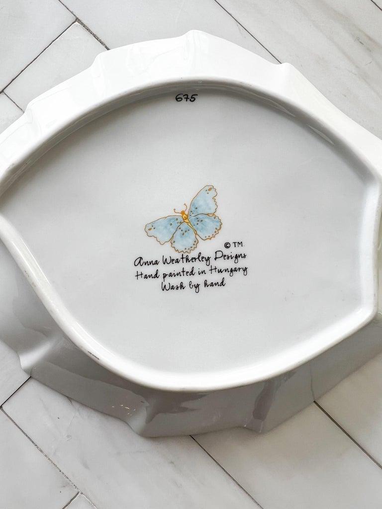 Anna Weatherley Designs Plateau en forme de feuille peint à la main avec poignée Neuf - En vente à Toronto, ON