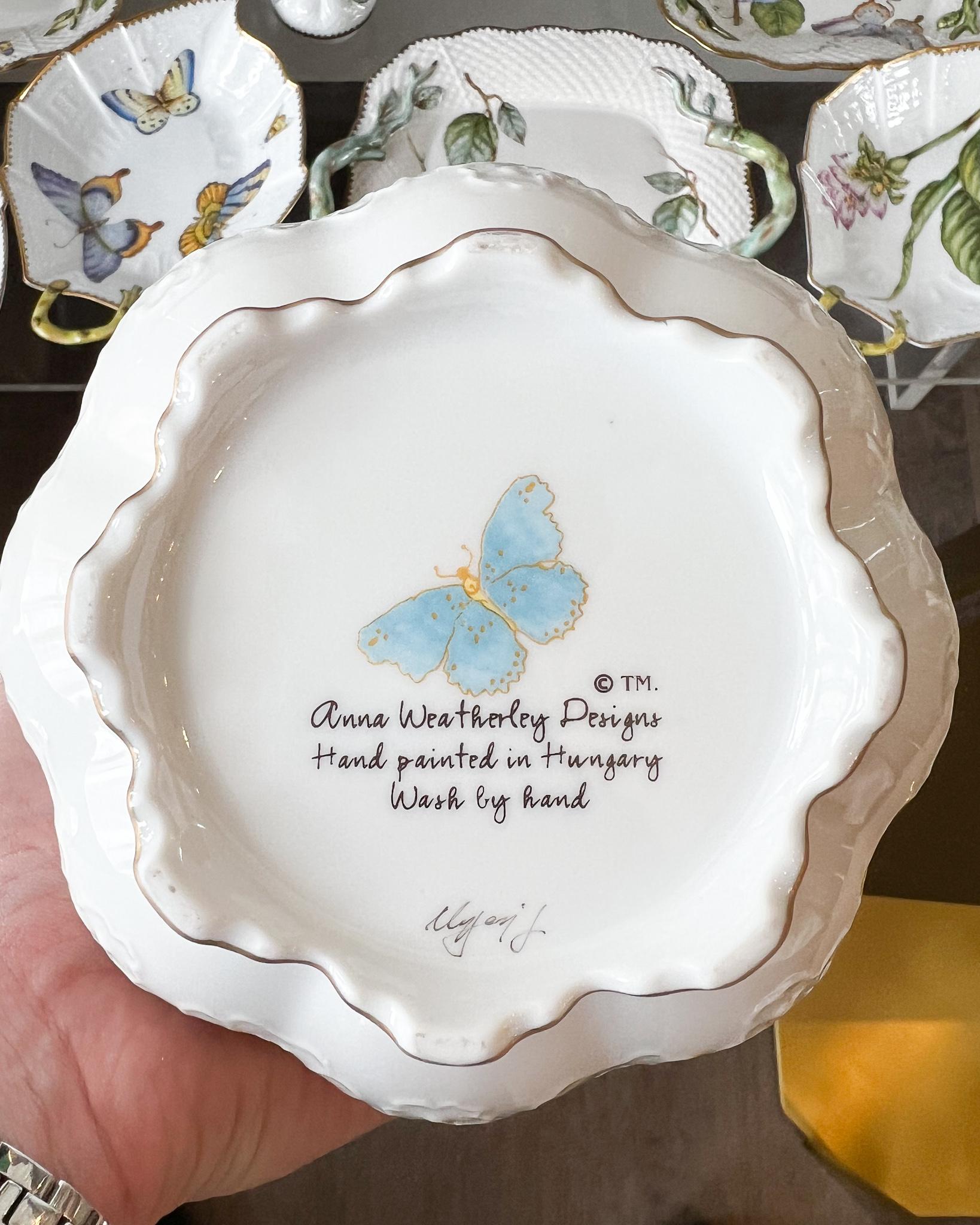 Service à thé de trois pièces peint à la main avec papillons Anna Weatherley Designs Neuf - En vente à Toronto, ON