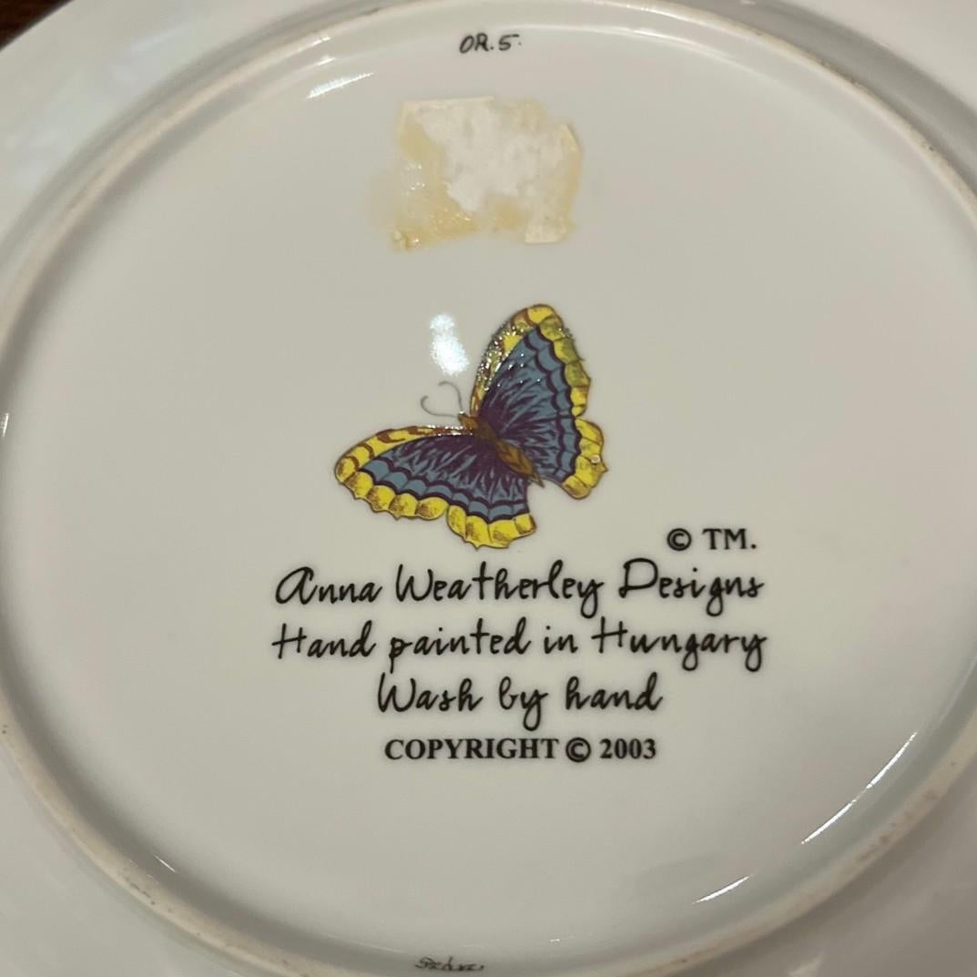 Anna Weatherley, Assiettes à dîner en forme d'orchidée peintes à la main - Lot de cinq, Hongrie, 2003 en vente 7