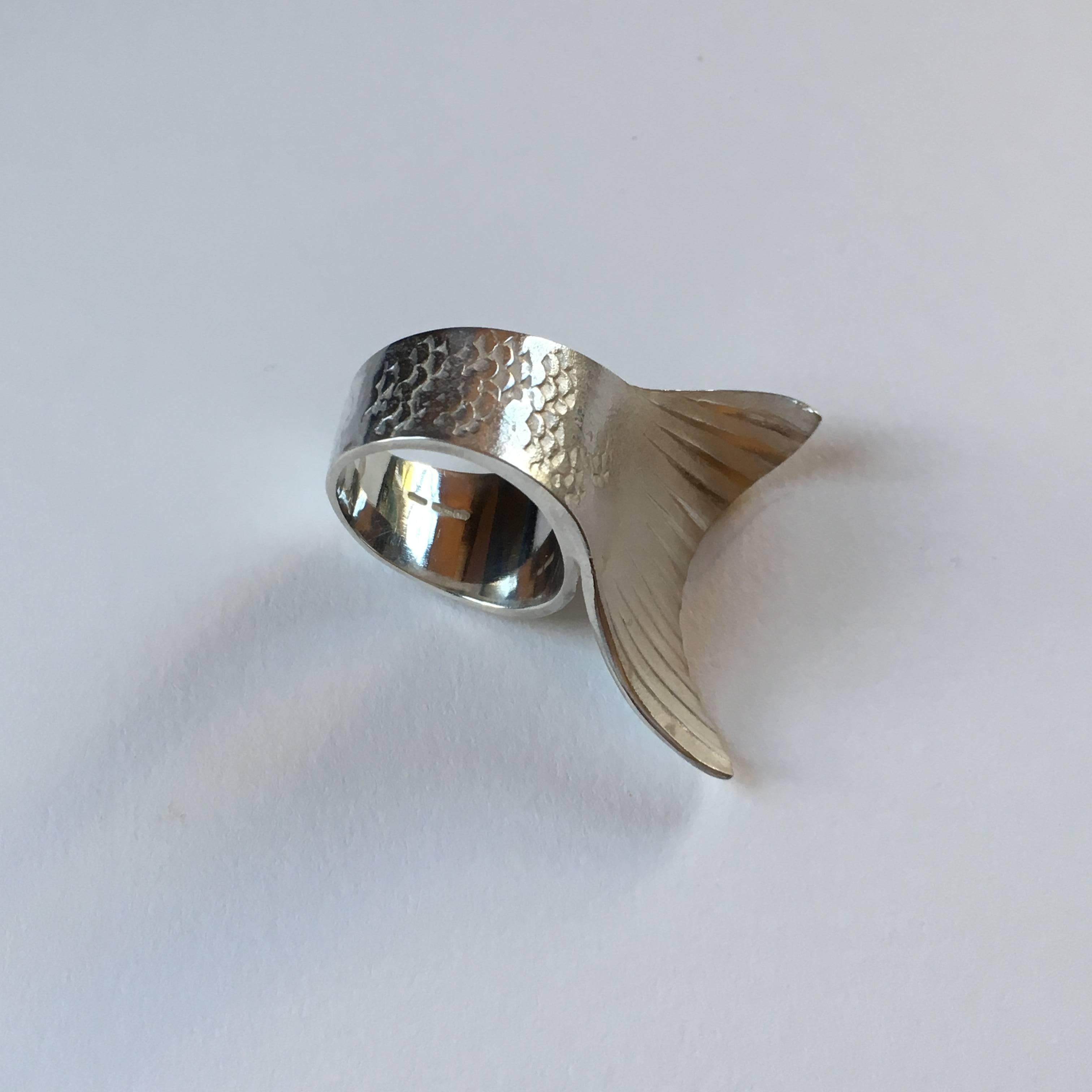 Annabel Eley Silver Mermaid Tail Cocktail Ring In New Condition For Sale In Huntingdon, GB