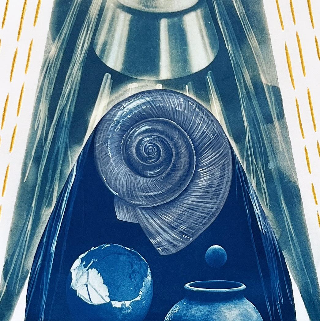 Ein getöntes und traditionelles Aquarell-Zyanotyp mit Shellac-Tinte, „Resonance 1-3“ – Photograph von Annalise Neil