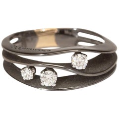 Annamaria Cammilli „Dune“ Ring mit drei Diamanten aus 18 Karat schwarzem Lavagold