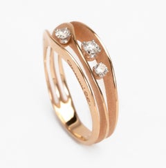 Anello "Dune" di Annamaria Cammilli con tre diamanti in oro Pink Diamond 18 ct.