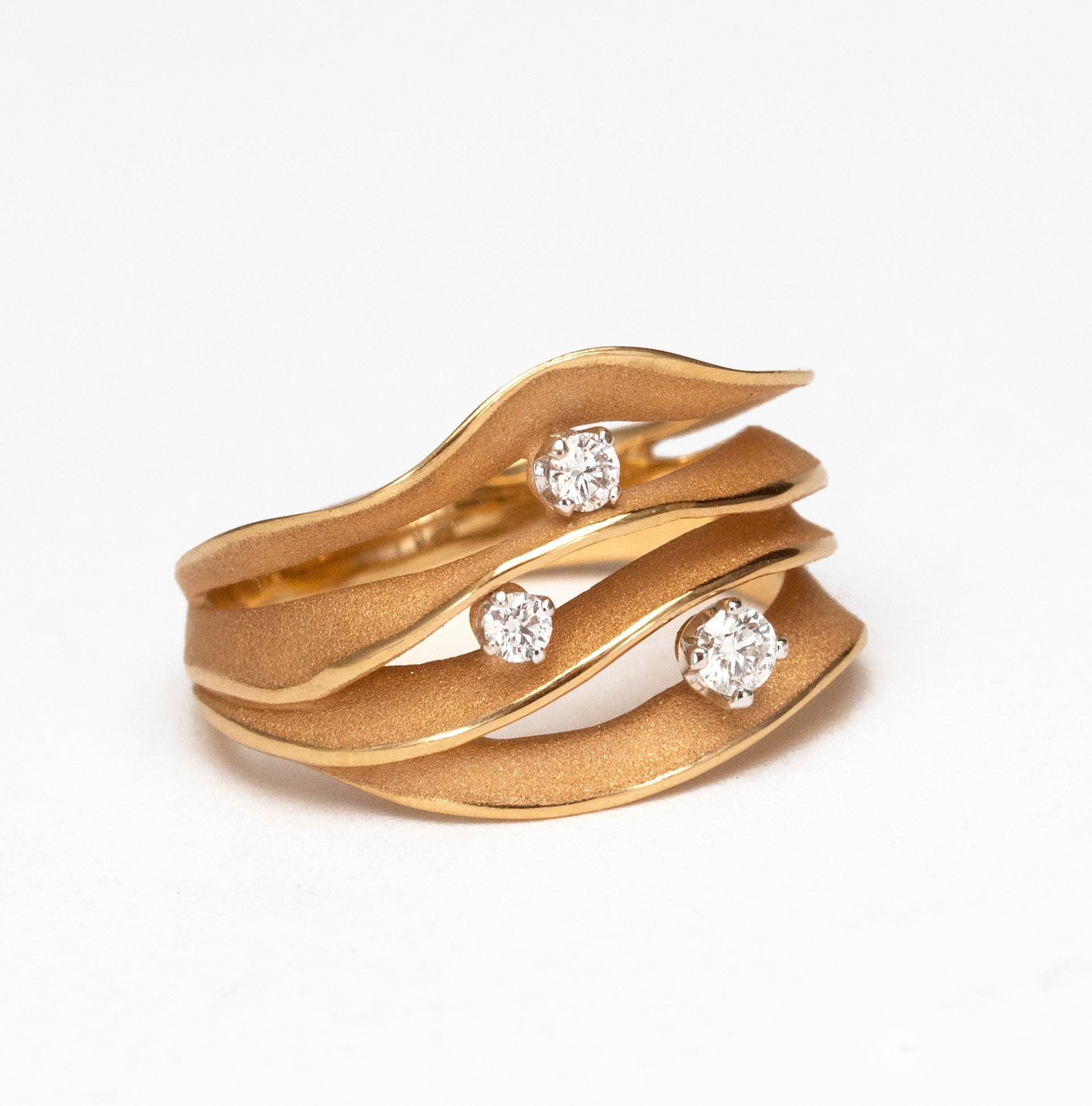 En vente :  Annamaria Cammilli Bague Dune Royal avec diamants en or champagne 18 carats 3