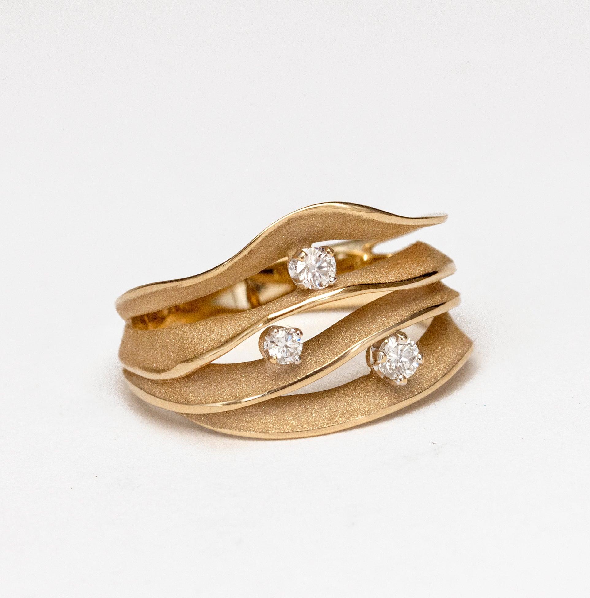 En vente :  Annamaria Cammilli Bague Dune Royal avec diamants en or beige naturel 18 carats 3
