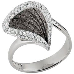 Annamaria Cammilli: 18 Karat Schwarzer Lava-Goldring „Rivage“ mit Diamanten