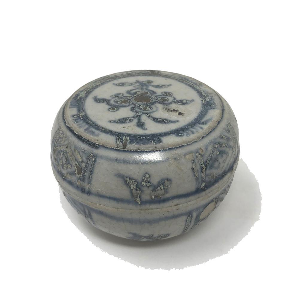Vietnamese Annamese Blue and White Ceramic Box, Chu Dau kiln, Vietnam For Sale