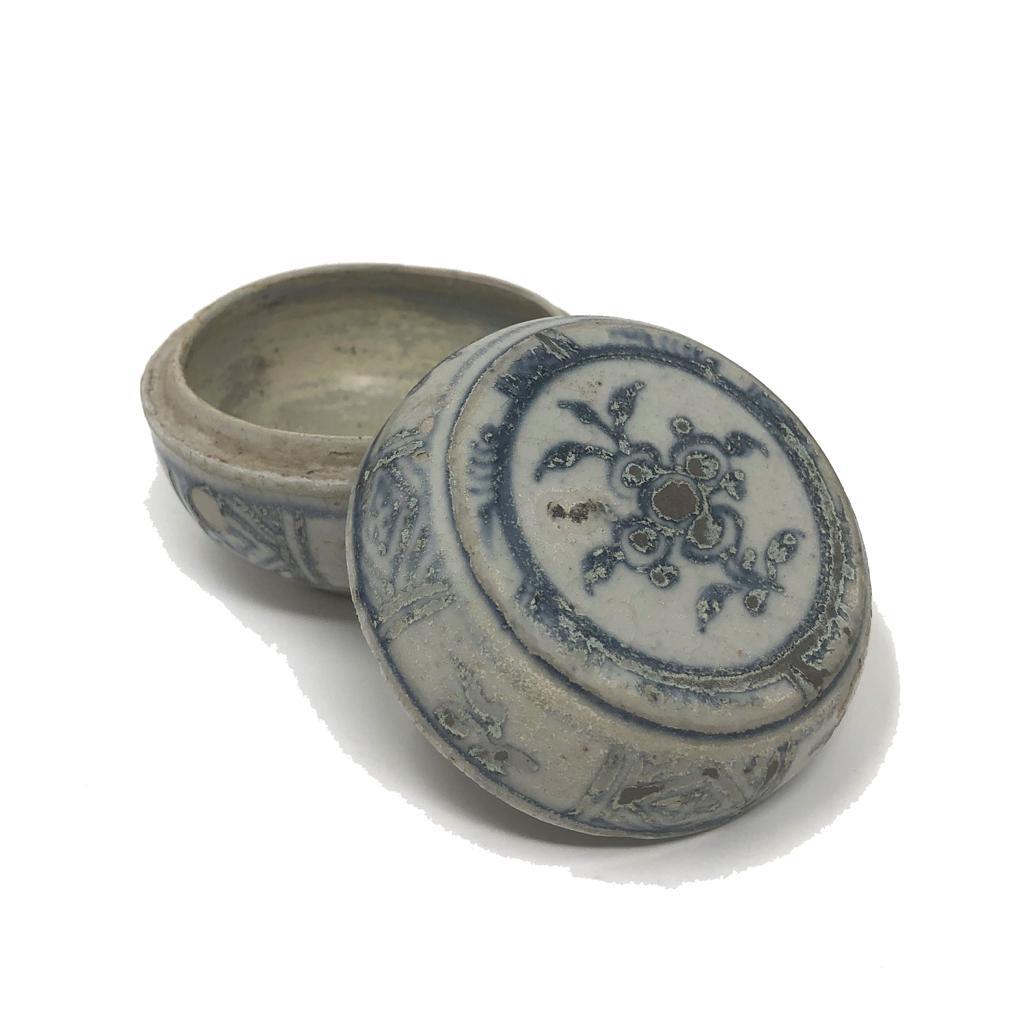 Glazed Annamese Blue and White Ceramic Box, Chu Dau kiln, Vietnam For Sale