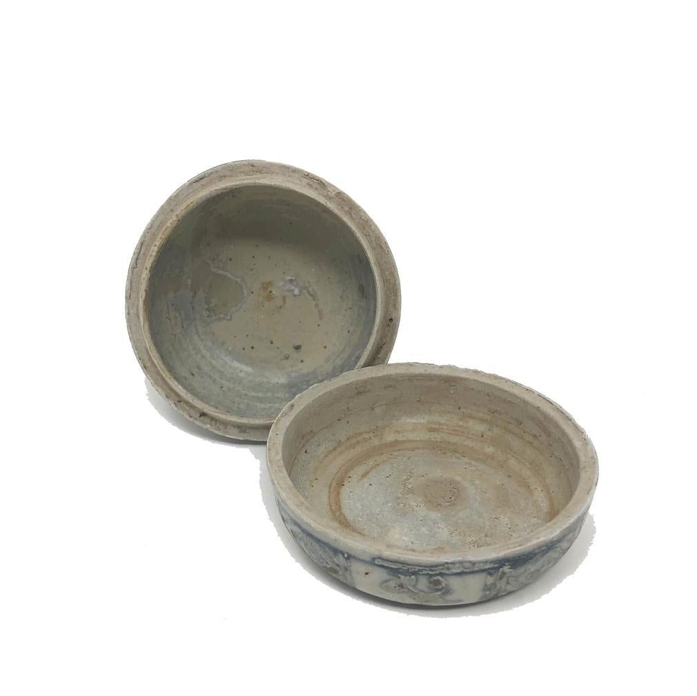 18th Century and Earlier Annamese Blue and White Ceramic Box, Chu Dau kiln, Vietnam For Sale