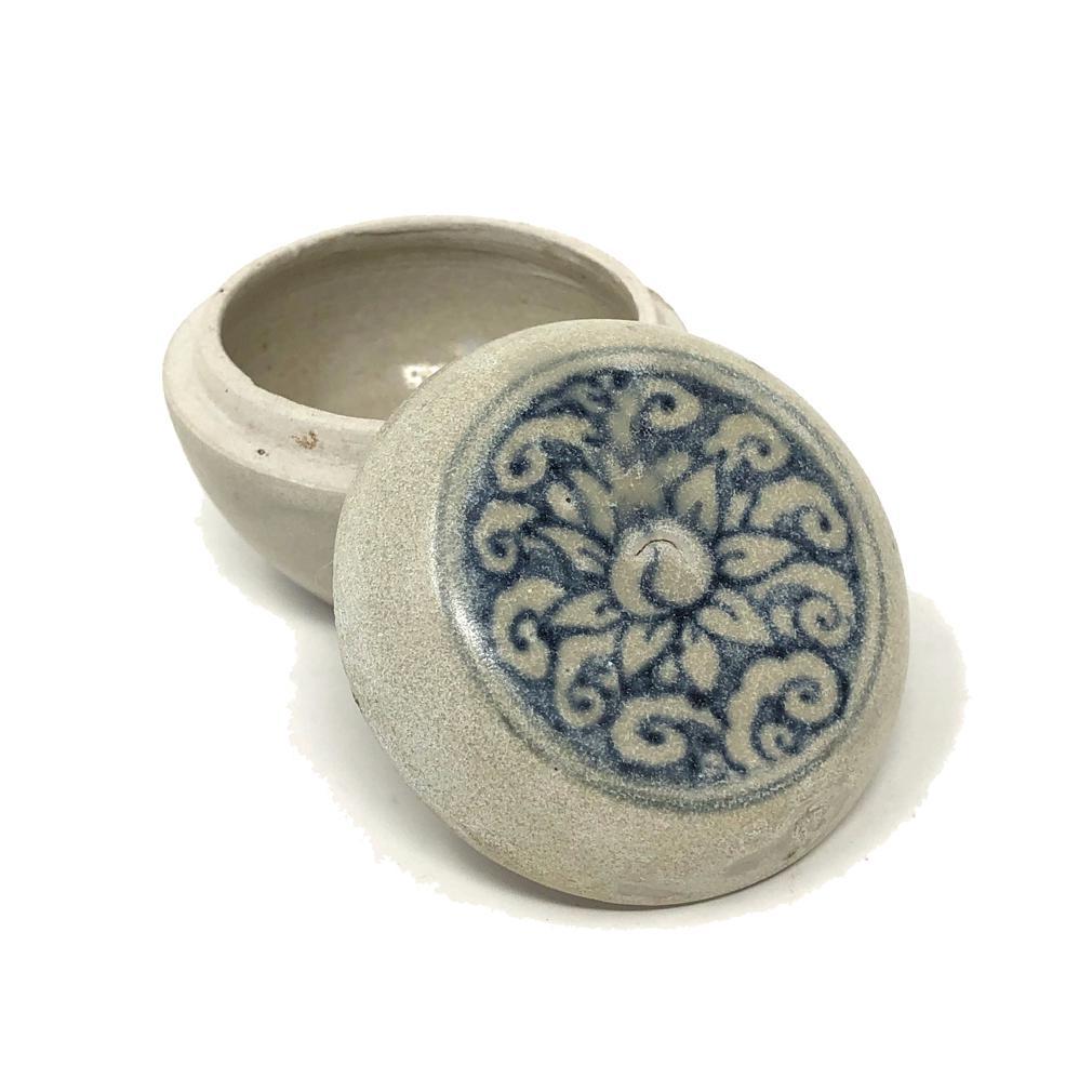 Glazed Annamese Blue and White Ceramic Box, Hoi An Hoard, Chu Dau kiln For Sale