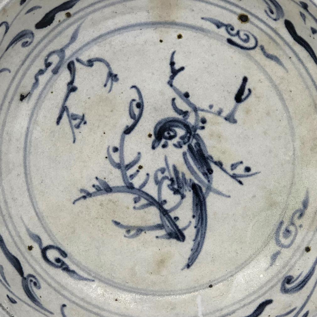 Annamese Blue and White Ceramic Dish, Bird Design, Chu Dau kiln, Vietnam, 1500. For Sale 6