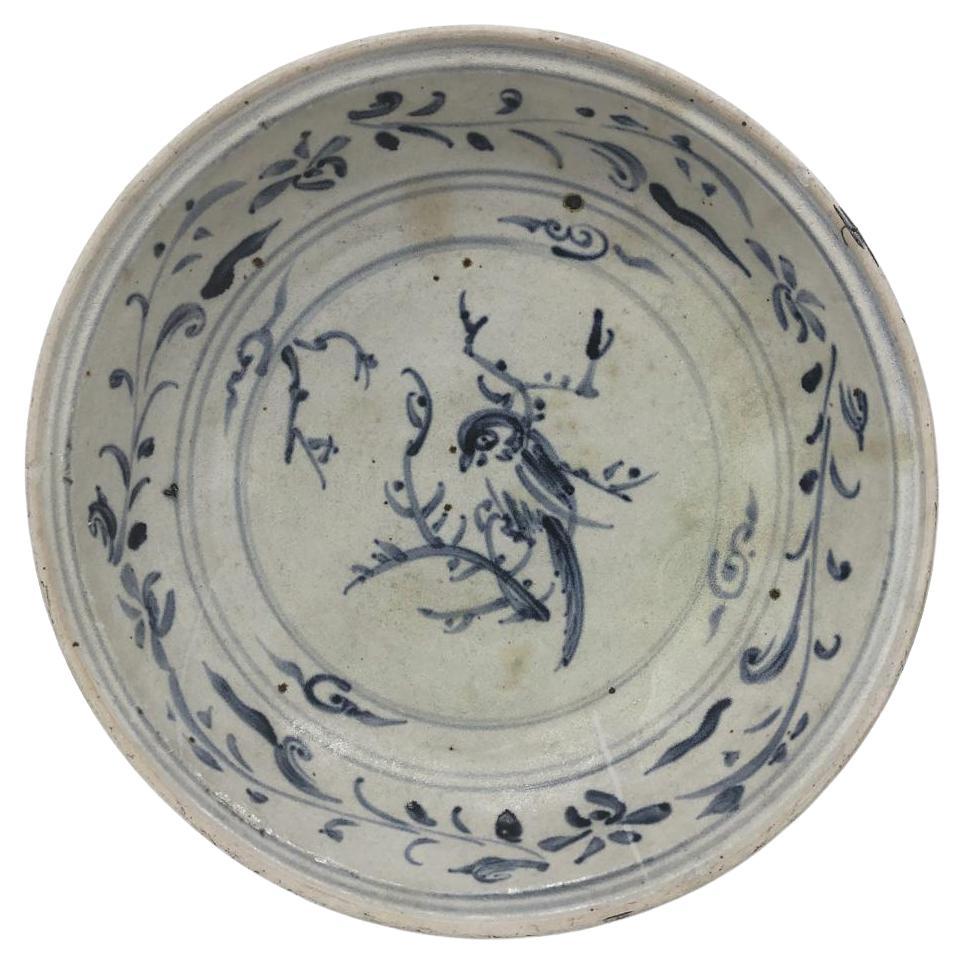 Piatto in ceramica blu e bianca di Annamese, disegno di un uccello, fornace Chu Dau, Vietnam, 1500.
