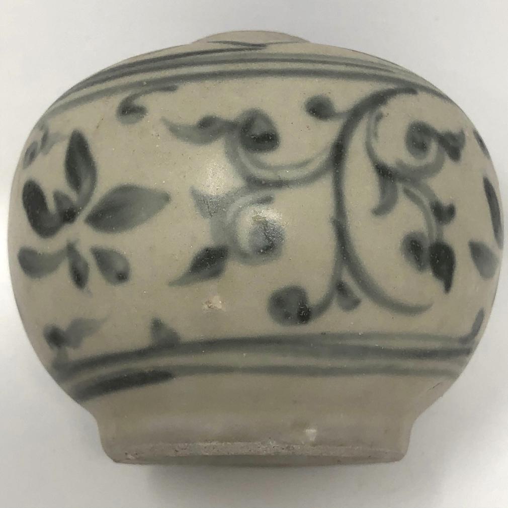 Jarra de cerámica azul y blanca de Annam, hornos de Chu Dau, Vietnam, hacia 1500 Cerámico en venta