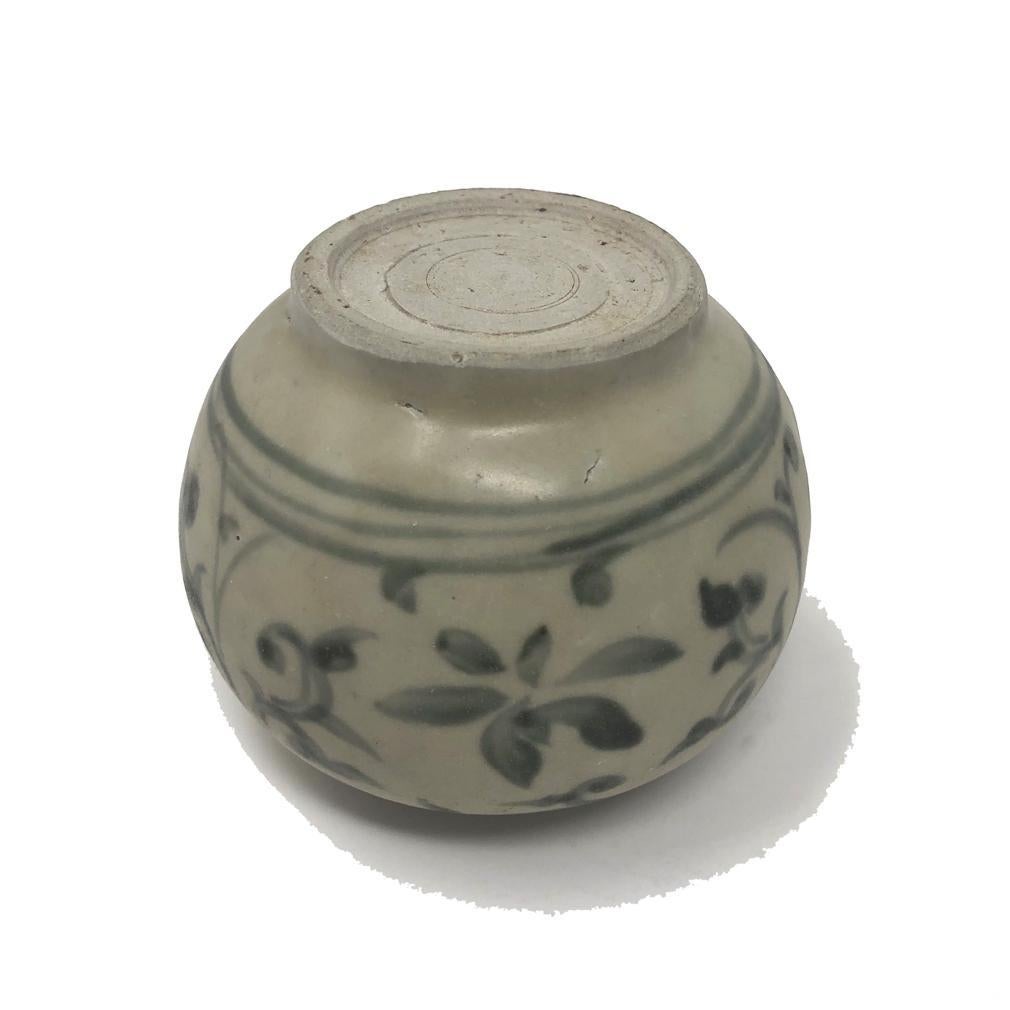 Jarra de cerámica azul y blanca de Annam, hornos de Chu Dau, Vietnam, hacia 1500 en venta 1