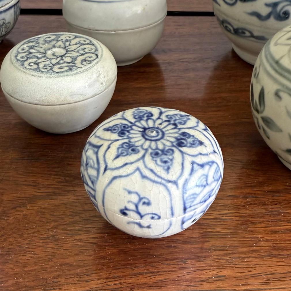 Scatola Annamese in ceramica blu e bianca, fornace Chu Dau, Vietnam, circa 1500 in vendita 4