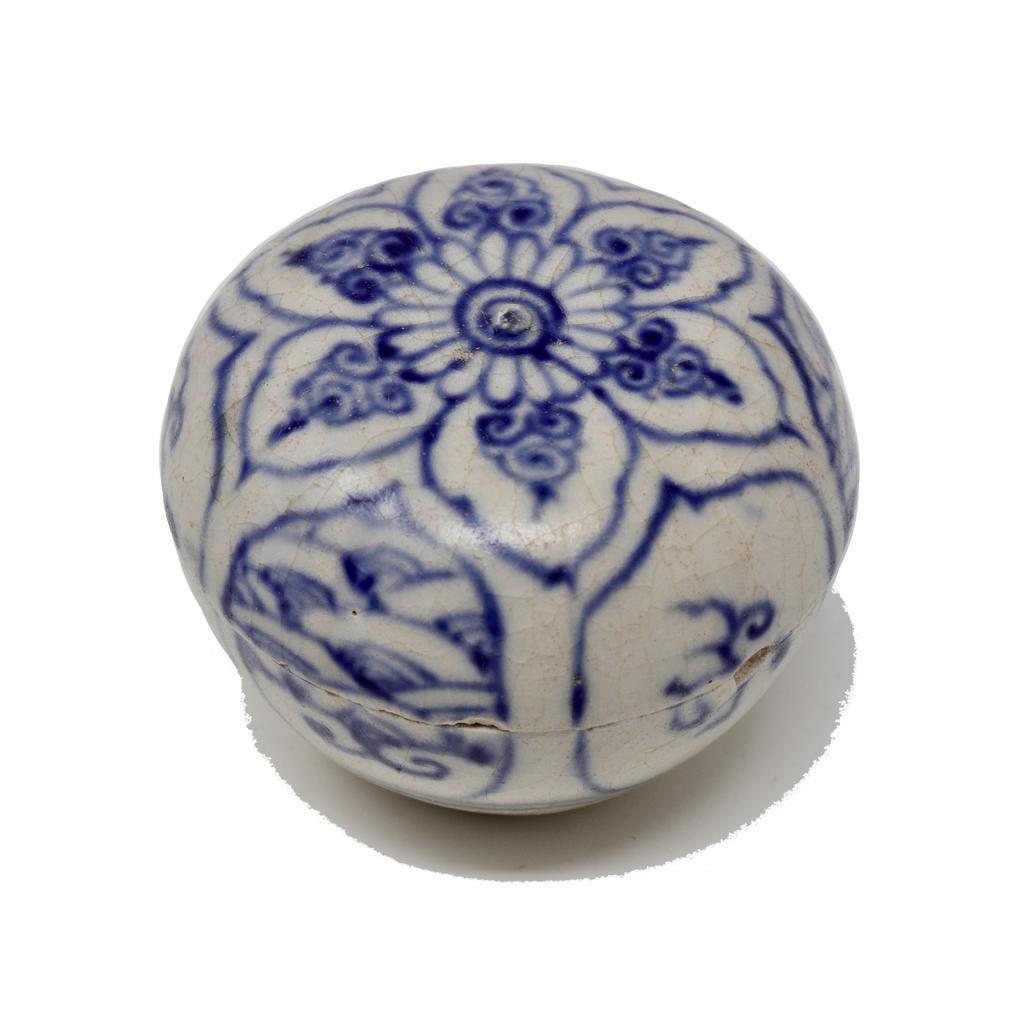 Fino al XVIII secolo Scatola Annamese in ceramica blu e bianca, fornace Chu Dau, Vietnam, circa 1500 in vendita