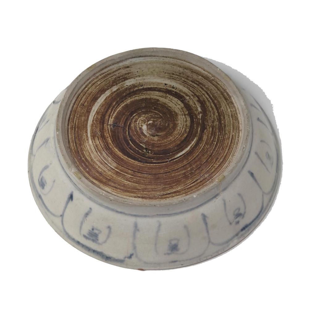 Annamese Blue & White Ceramic Dish, Bird Design, Chu Dau kiln, Vietnam, ca. 1500 For Sale 1