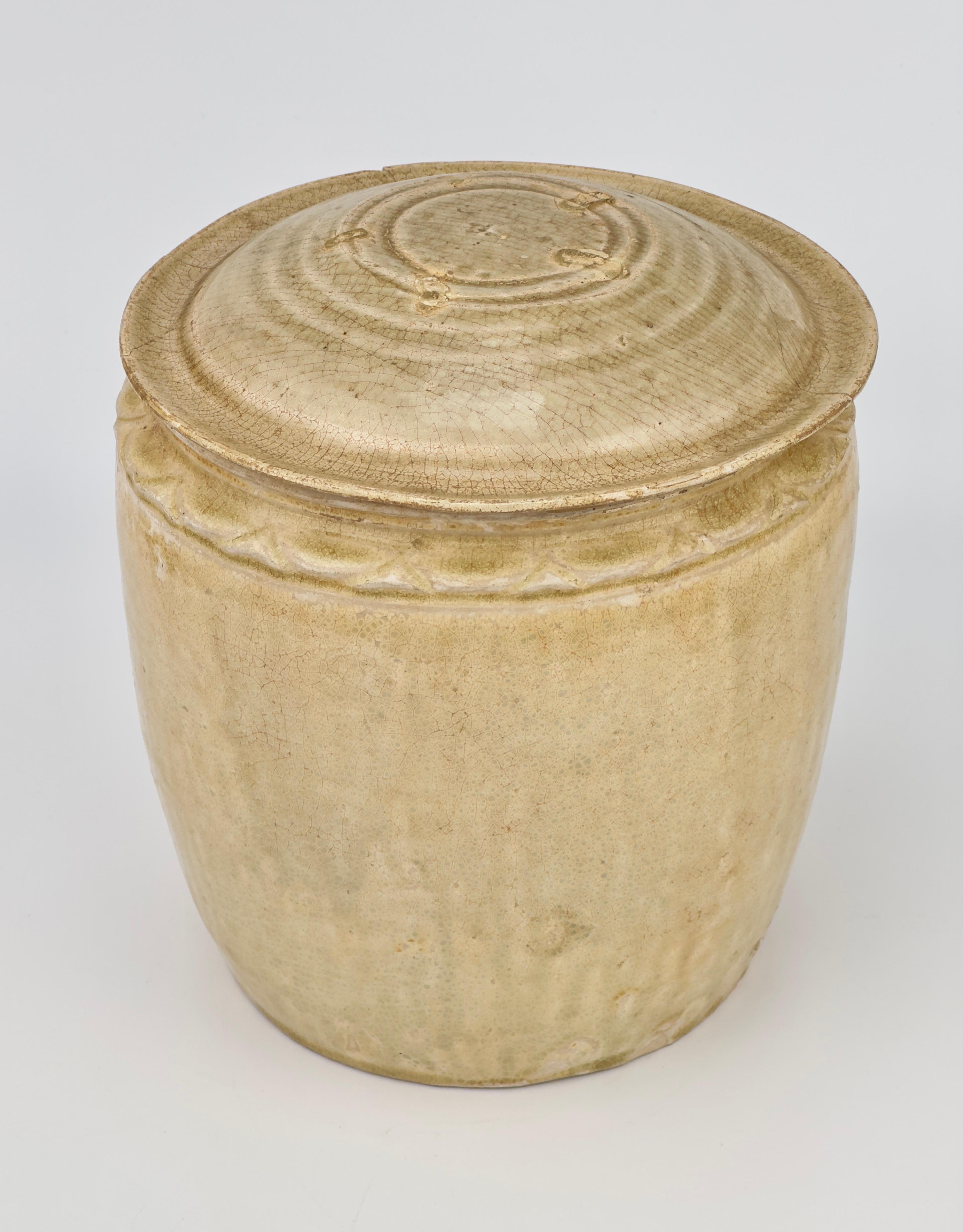 Chinese Annamese Cylindrical Jar, Vietnam, 11-15th century For Sale