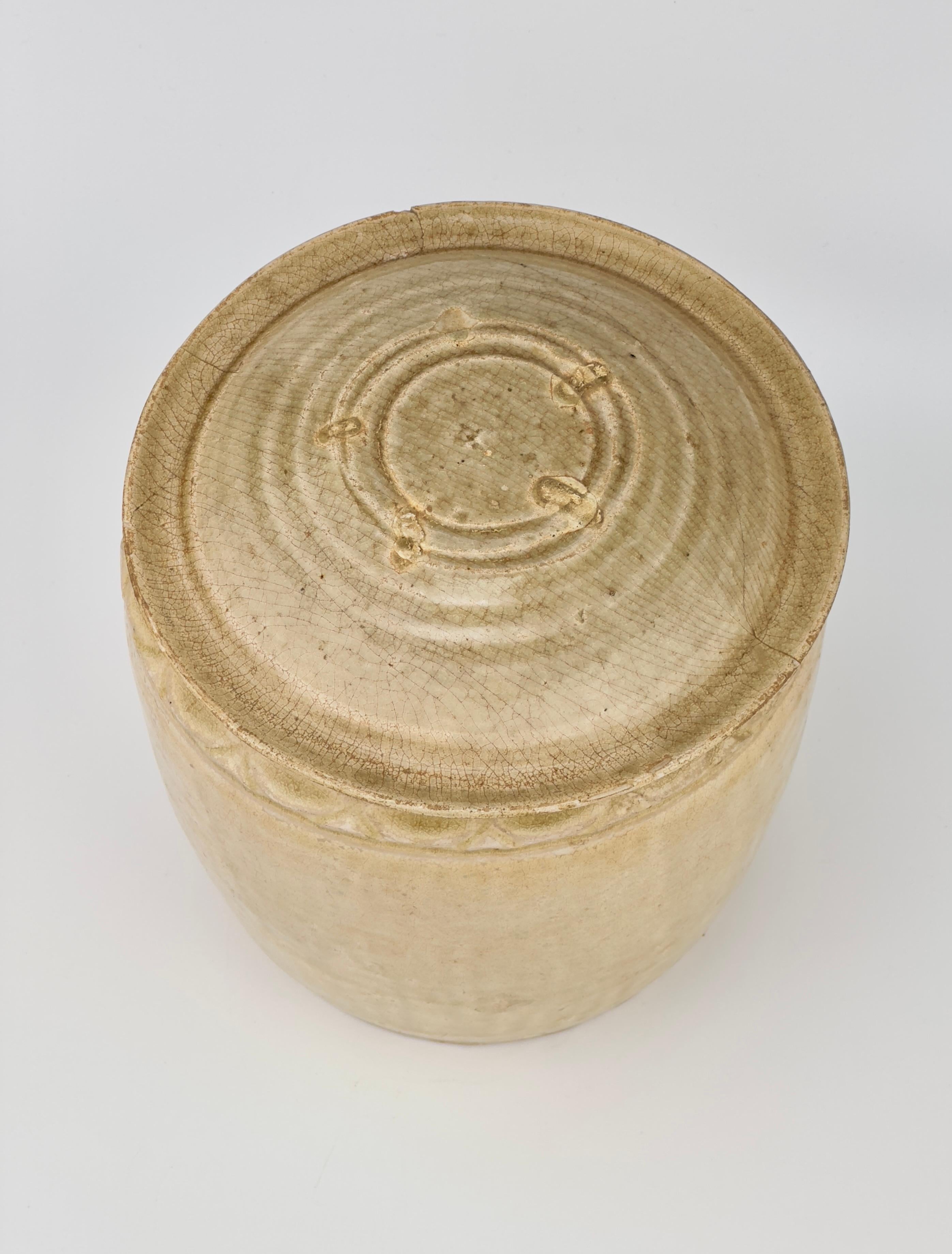 Glazed Annamese Cylindrical Jar, Vietnam, 11-15th century For Sale
