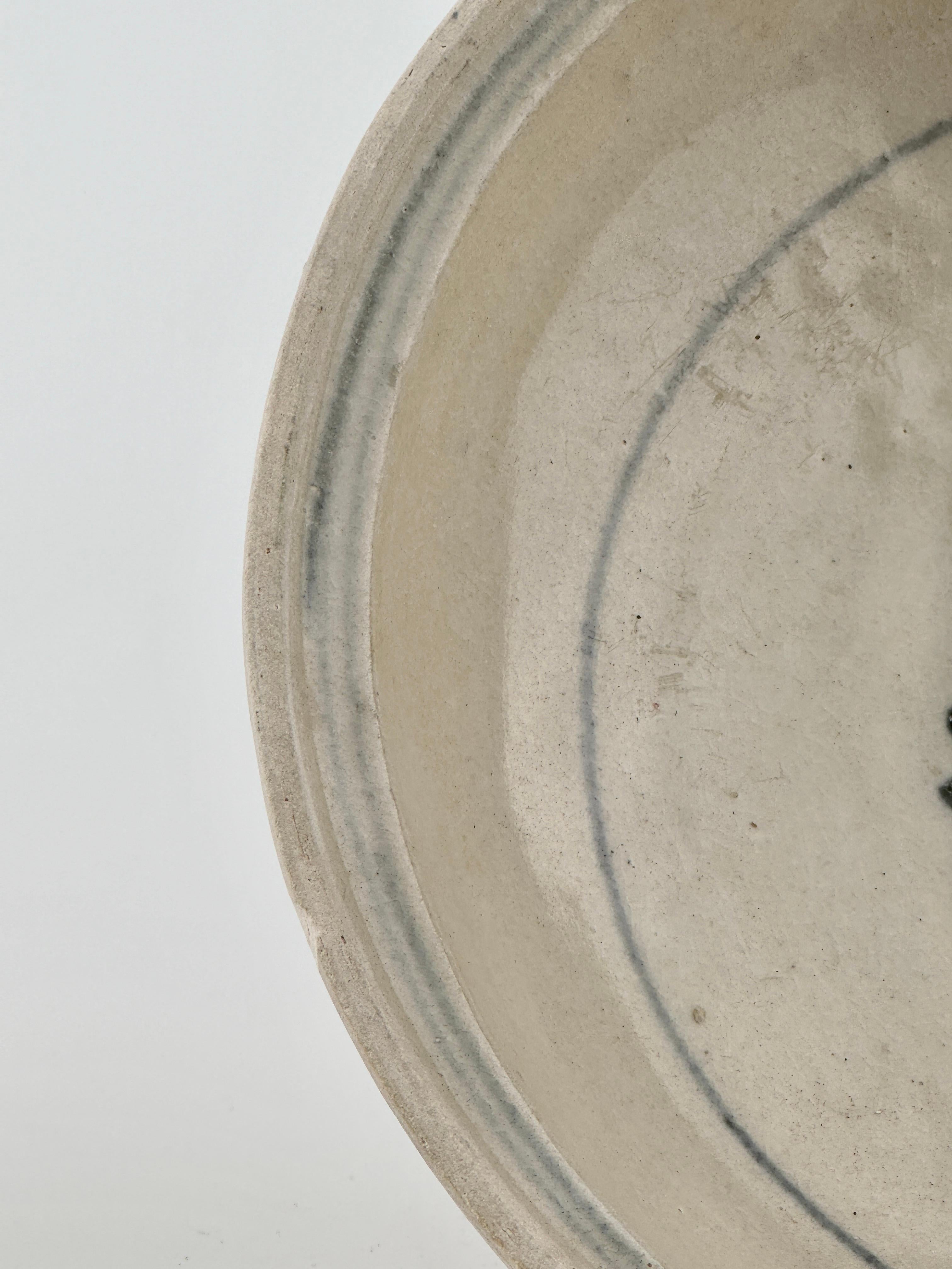 18th Century and Earlier Annamese Dish Circa 15th Century, Le Dynasty For Sale