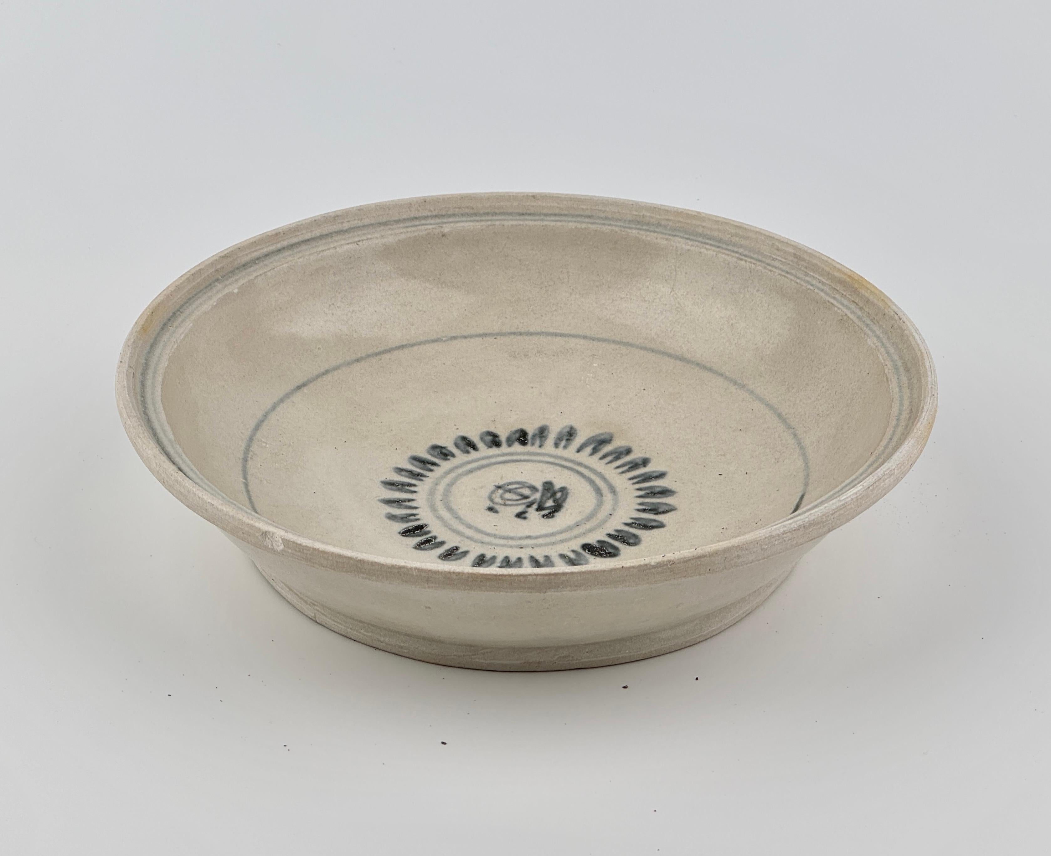 Annamese Dish Circa 15th Century, Le Dynasty For Sale 2