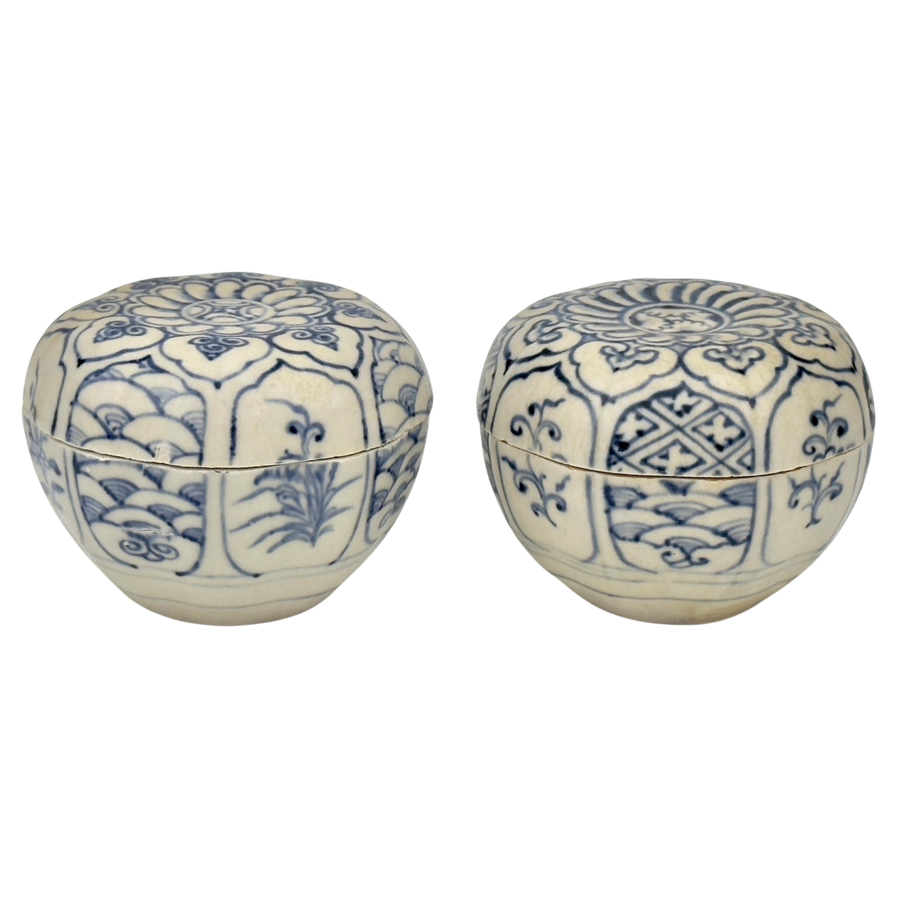 Two Annamese Mid-size Lidded Boxes with flower design, 15th century, Le Dynasty