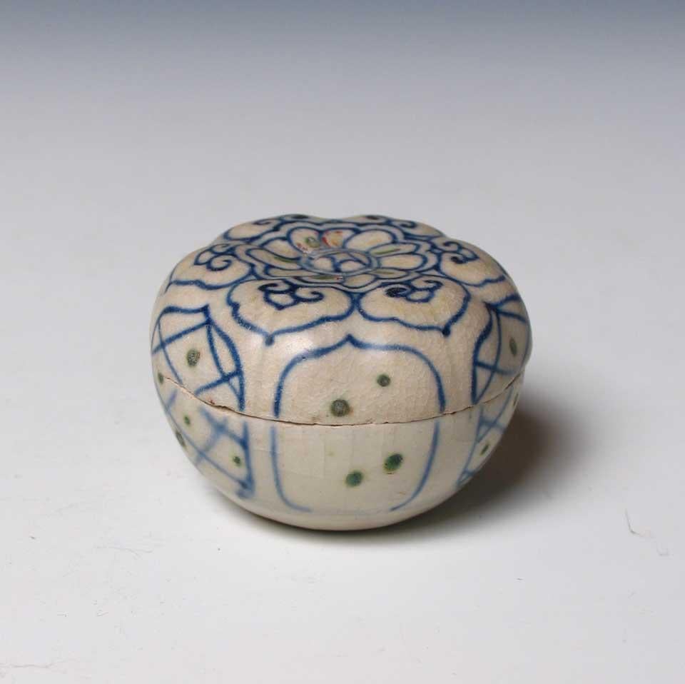 Ming Annamese Molded Blue and White Ceramic Box, Chu Dau kiln, Vietnam For Sale